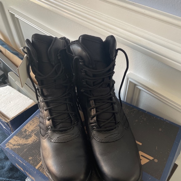 Bates Men’s boots - Picture 2 of 2